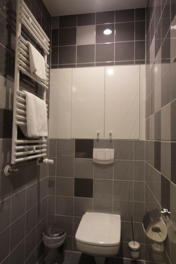 Dom Pomocy Studentom Hostel Varsó Kültér fotó