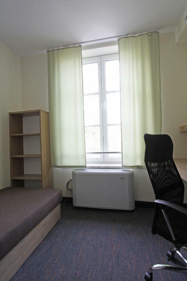 Dom Pomocy Studentom Hostel Varsó Kültér fotó